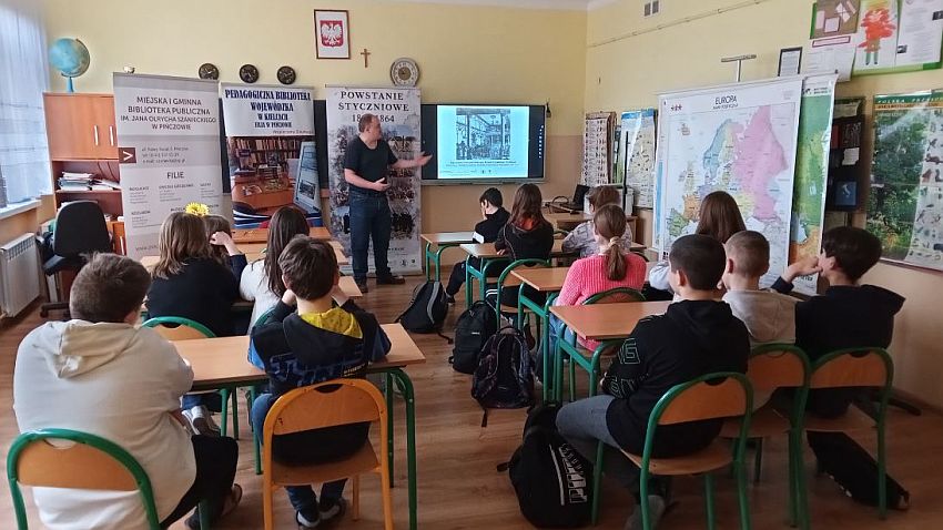 Lekcja w Szkole Podstawowej w Młodzawach