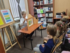 Zajęcia biblioteczne uczniów SP nr w Jędrzejowie